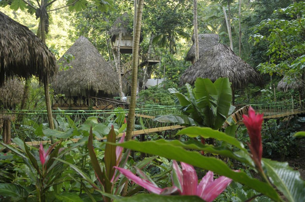Dominican Tree House Village Santa Barbara De Samana Exterior foto